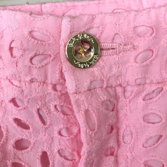 LILLY PULITZER Kelly Short Oval Petal Eyelet Sz 6 - Picture 2 of 6